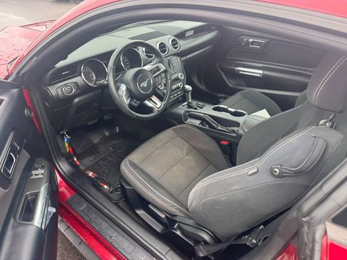 Used 2016 Ford Mustang Coupe RWD image 5