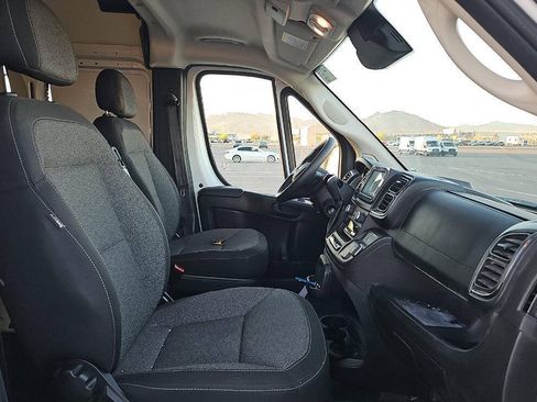 Used 2025 RAM ProMaster 2500 FWD image 9