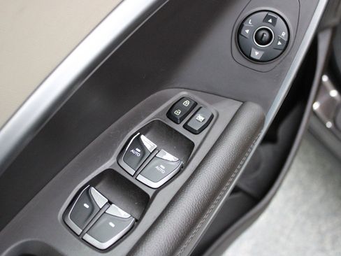 Used 2018 Hyundai Santa Fe Limited FWD image 20