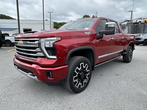 Used 2025 Chevrolet Silverado 2500 High Country w/ High Country Premium Package AWD/4WD image 7