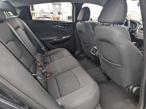 Used 2022 Chevrolet Malibu LT FWD image 32