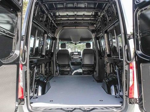 New 2025 Mercedes-Benz Sprinter 2500 image 25