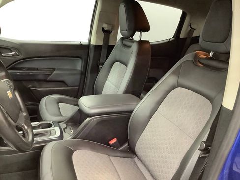 Used 2019 Chevrolet Colorado Z71 AWD/4WD image 12