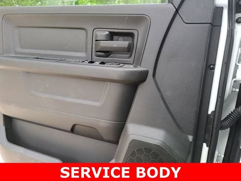 Used 2024 RAM 2500 Tradesman w/ Chrome Appearance Group image 27