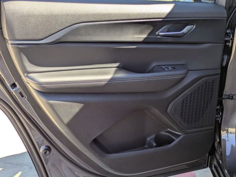 New 2025 Jeep Grand Cherokee L Laredo RWD image 14
