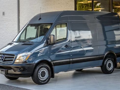 Used 2018 Mercedes-Benz Sprinter 2500 image 6
