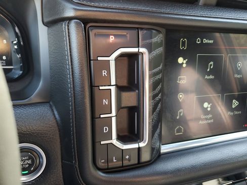 Used 2023 GMC Yukon Denali RWD image 30