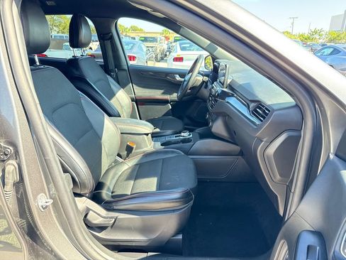 Certified 2025 Ford Escape ST-Line image 24