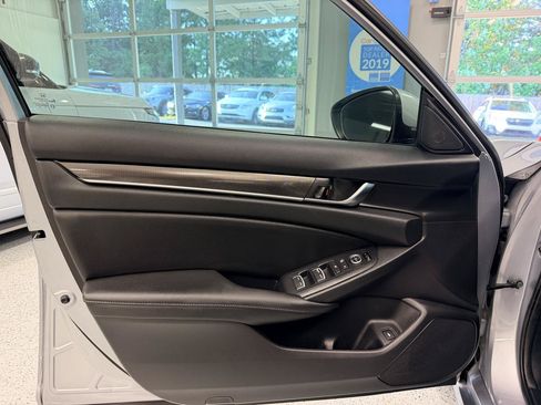 Used 2020 Honda Accord Sport image 14