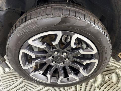 Used 2025 RAM 1500 Limited AWD/4WD image 13