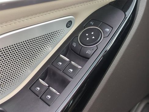 Used 2022 Ford Explorer Platinum w/ Equipment Group 601A image 27