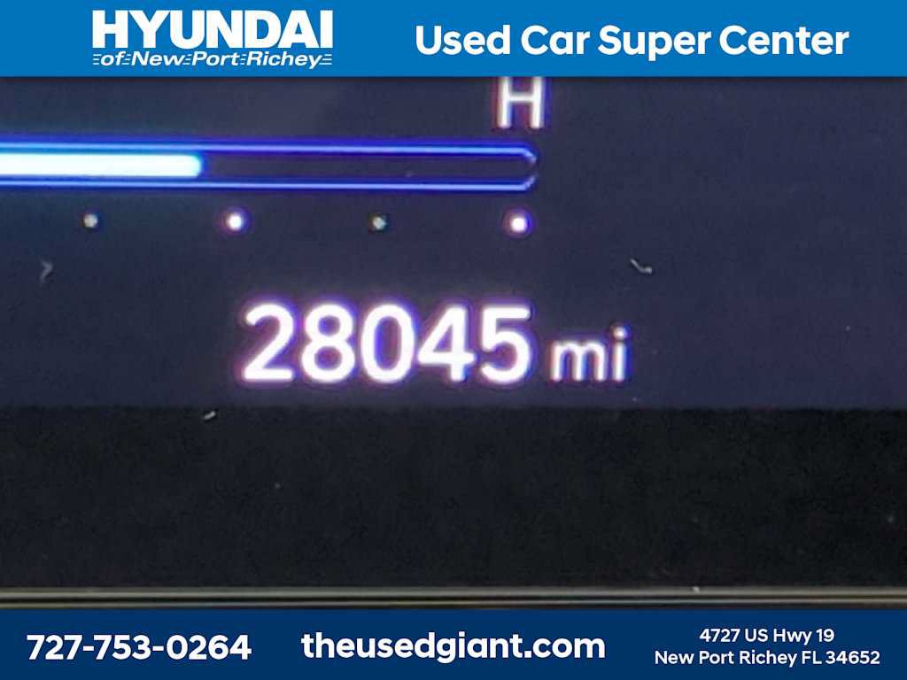 Certified 2022 Hyundai Tucson Limited w/ Cargo Package FWD image 33