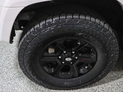 Used 2021 Toyota 4Runner SR5 AWD/4WD image 11