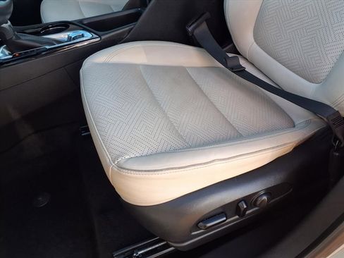 Used 2020 Buick Encore GX Essence w/ Experience Buick Package image 26