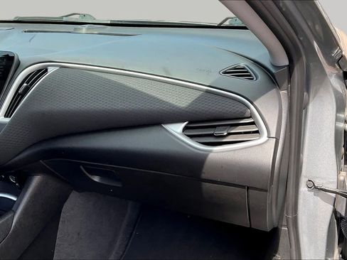 Used 2024 Chevrolet Malibu LT FWD image 17