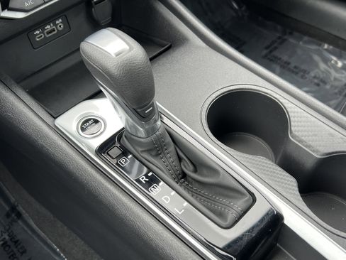 Used 2025 Nissan Altima 2.5 SV image 30