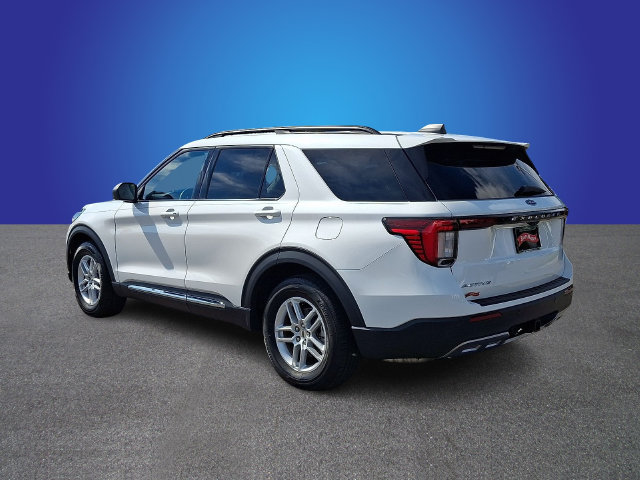 Used 2025 Ford Explorer Active w/ Active Comfort Package RWD image 6
