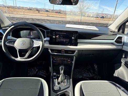 New 2026 Volkswagen Taos SE image 25