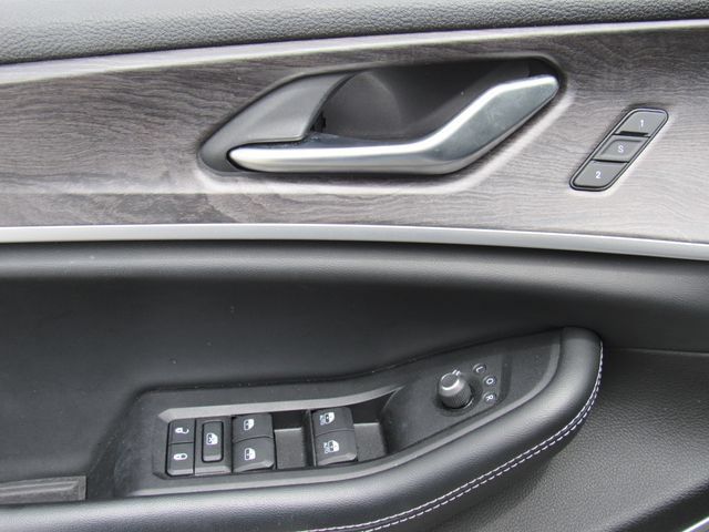 Used 2022 Jeep Grand Cherokee Limited AWD/4WD image 21