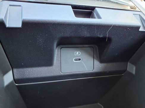 Used 2025 Mitsubishi Outlander SE FWD image 10