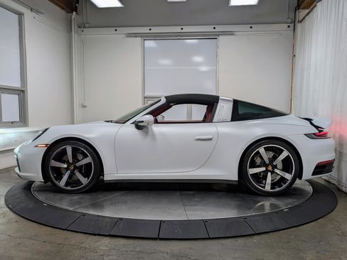 Used 2023 Porsche 911 Targa 4S w/ Premium Package AWD/4WD image 13