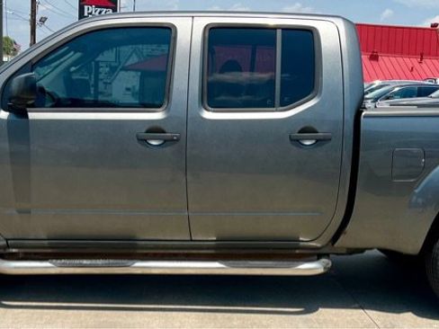 Used 2007 Nissan Frontier SE w/ Power Pkg AWD/4WD image 4