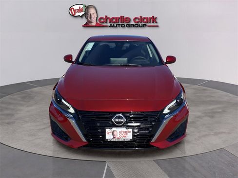 Used 2025 Nissan Altima 2.5 SV w/ SV Special Edition Package image 9