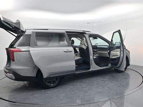 Certified 2025 Kia Carnival EX image 53