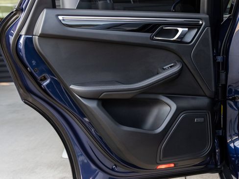 Certified 2026 Porsche Macan AWD/4WD image 34