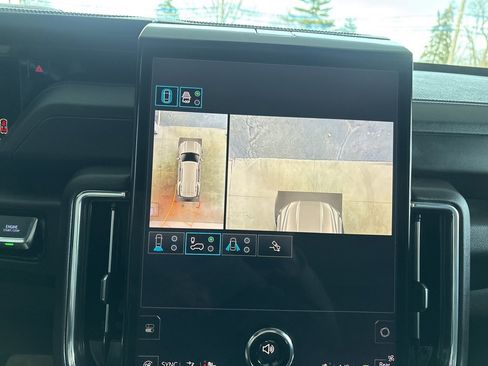 Used 2025 GMC Yukon Denali w/ Sun & Power Step Package image 20