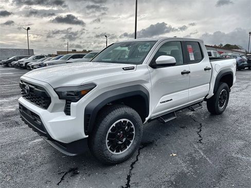 New 2025 Toyota Tacoma TRD Off-Road image 13