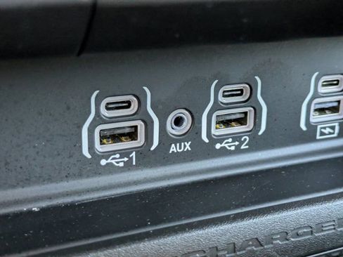 Used 2025 RAM 1500 Limited image 17