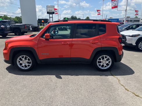 Used 2021 Jeep Renegade Latitude FWD image 4