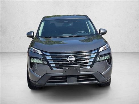 Used 2024 Nissan Rogue SV FWD image 2
