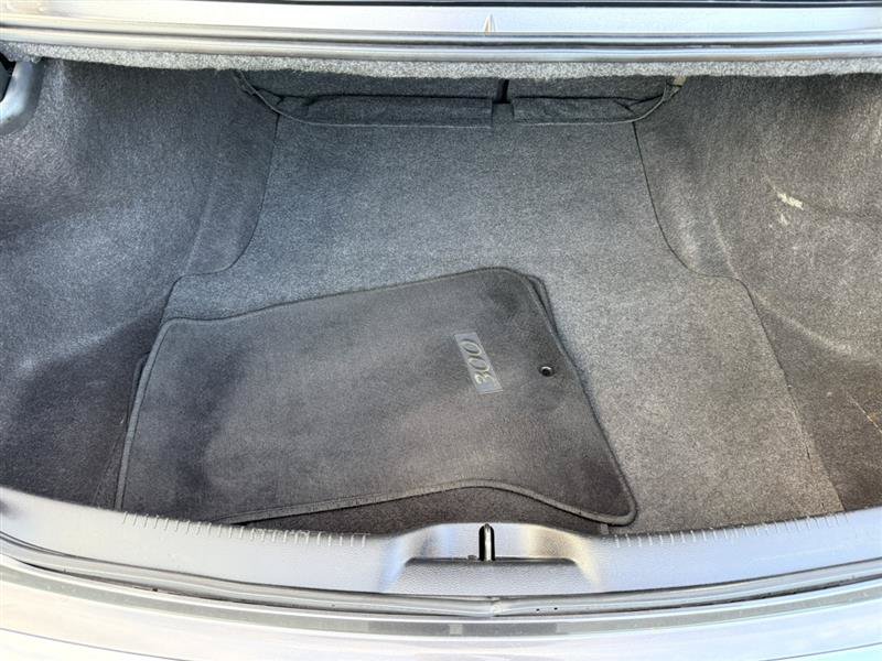Used 2016 Chrysler 300 Limited RWD image 21