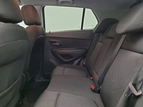Used 2017 Chevrolet Trax LT AWD/4WD image 18
