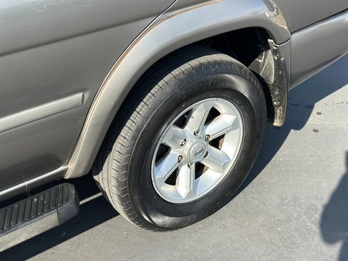 Used 2004 Nissan Pathfinder SE image 39