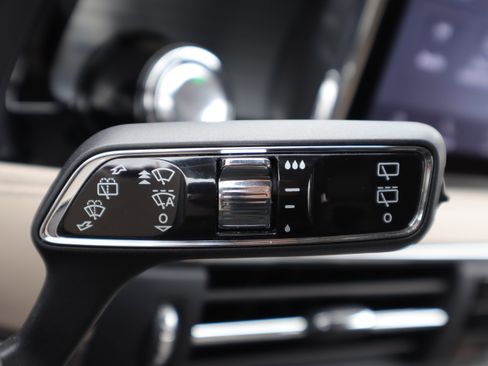 Used 2020 Lincoln Corsair FWD w/ Premium Package image 19