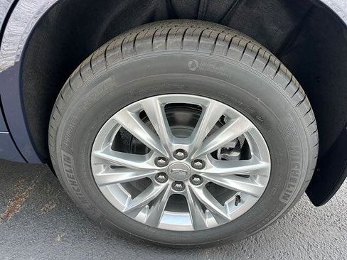 New 2025 Cadillac XT6 Luxury image 25