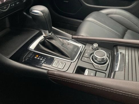Used 2018 MAZDA MAZDA3 Touring FWD image 23