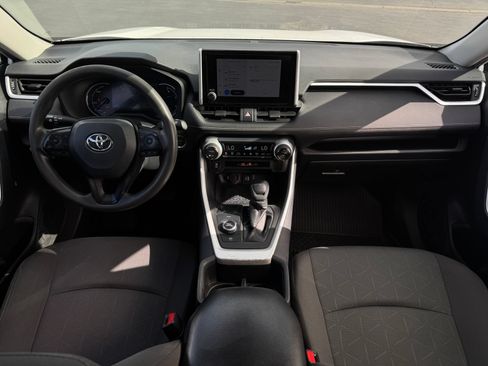 Used 2025 Toyota RAV4 XLE AWD/4WD image 14