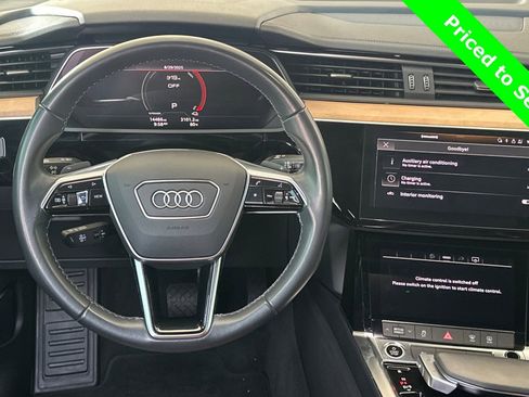 Used 2024 Audi Q8 e-tron Premium image 17