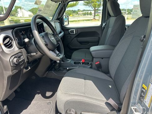 New 2025 Jeep Gladiator Sport image 62