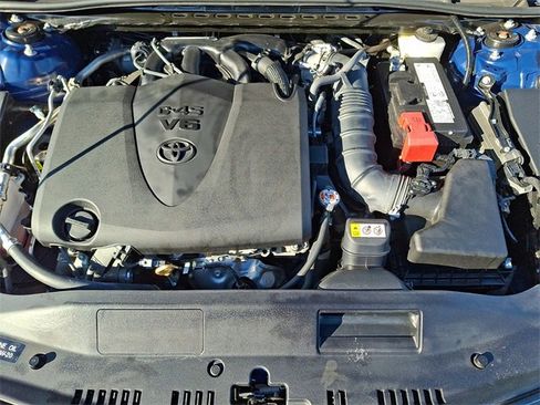 Used 2024 Toyota Camry XSE w/ Navigation Package image 28