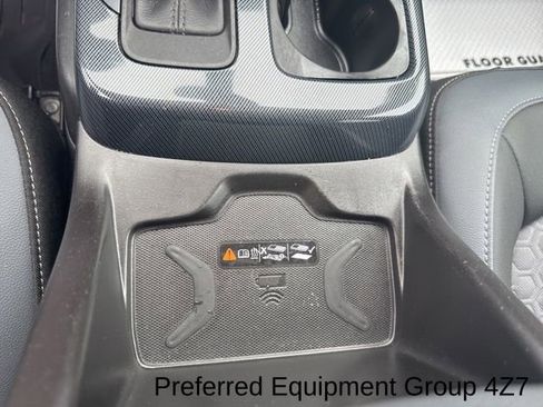 Used 2022 Chevrolet Colorado Z71 AWD/4WD image 21