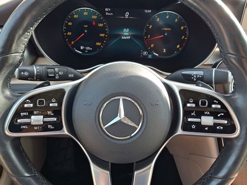 Used 2021 Mercedes-Benz GLC 300 4MATIC image 19