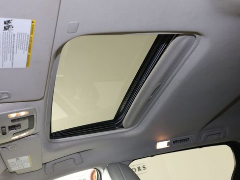 Used 2022 Toyota Sienna XLE image 13