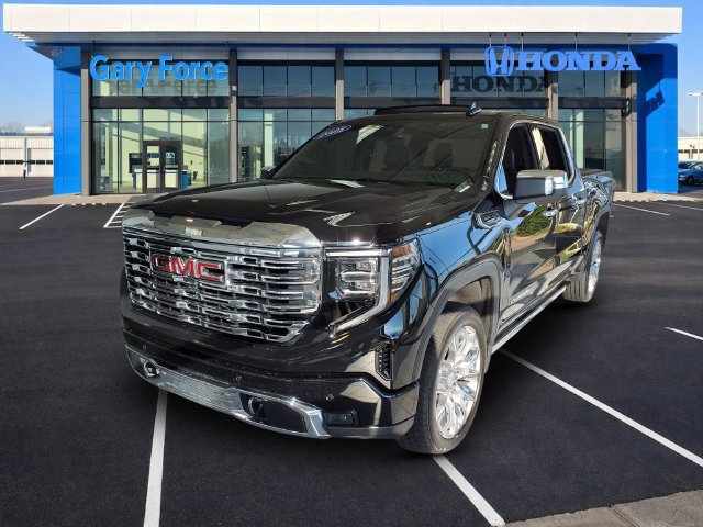 Used 2025 GMC Sierra 1500 Denali w/ Denali Reserve Package AWD/4WD image 4