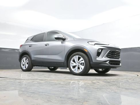 Used 2025 Buick Encore GX Preferred AWD/4WD image 37