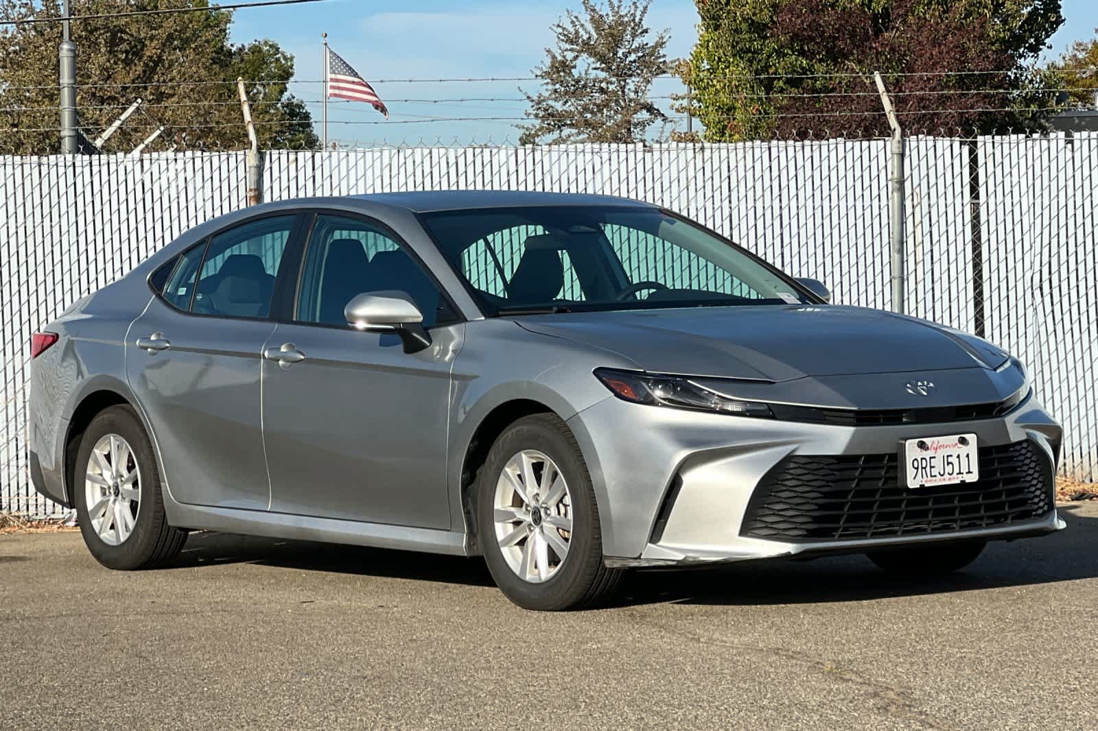Used 2025 Toyota Camry LE FWD image 7